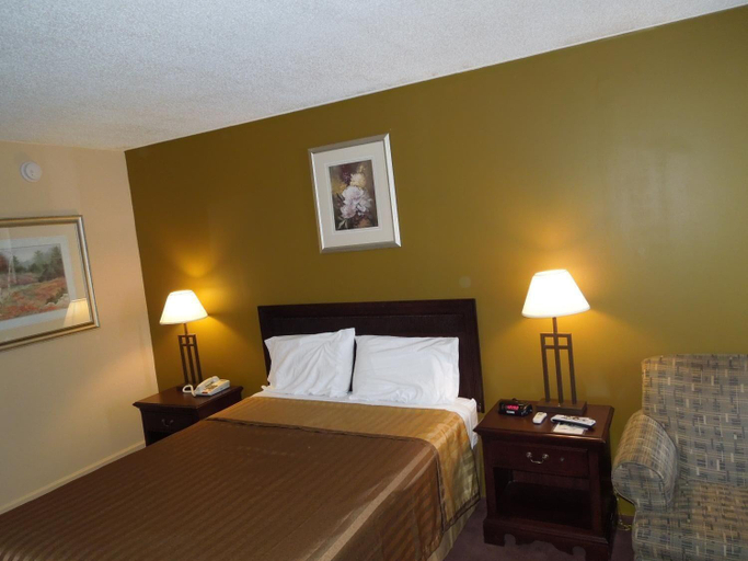 Bedroom 3, Hilltop Inn, Allegheny