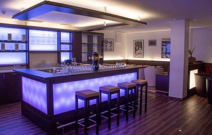 Others 4, Seehotel Leoni, Starnberg