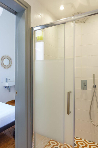 Bathroom 5, Dioskouros, Attica