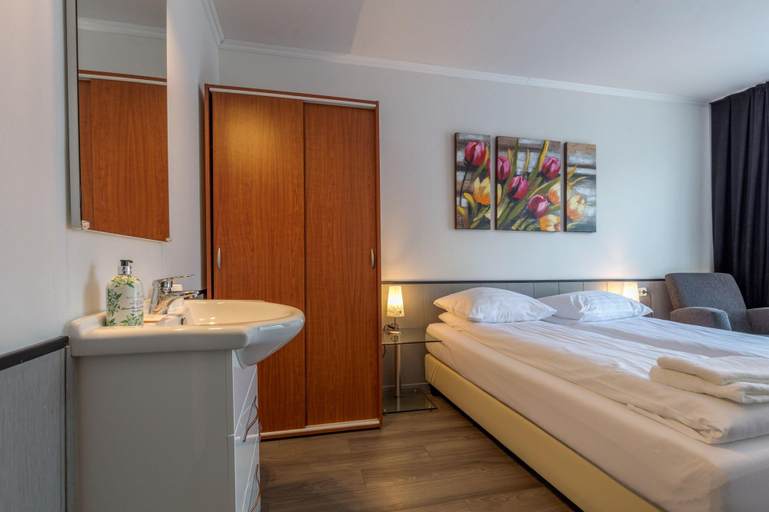 Bathroom 5, Hotel Pension Randenbroek, Amersfoort
