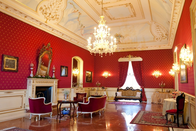 Others 5, Relais Antica Badia , Ragusa
