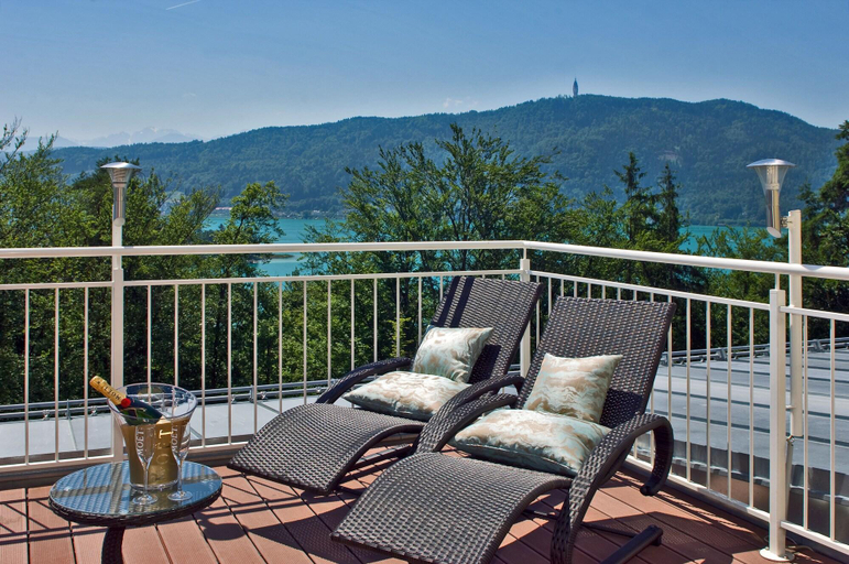 Public Area 3, Balance, Klagenfurt Land