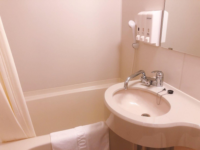 Bathroom 5, Toyoko Inn Kyoto Shijo Karasuma, Kyoto