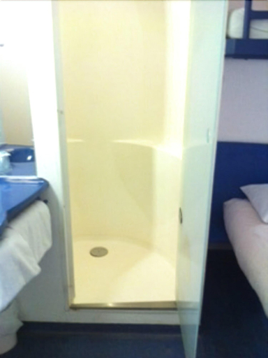 Bathroom 2, Hotel Villenouvelle, Tarn-et-Garonne