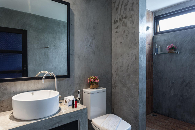 Bathroom 5, Islanda Boutique Hotel, Pulau Phuket