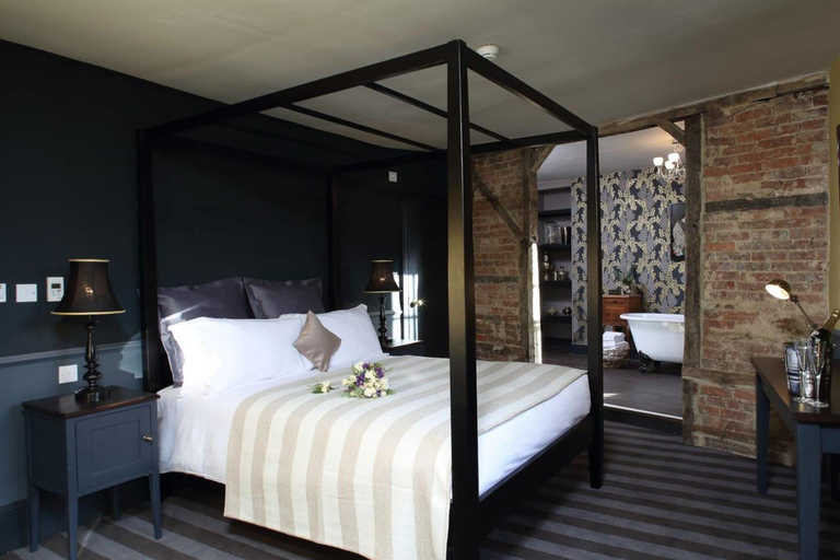 Bedroom 4, the crown and thistle, Oxfordshire