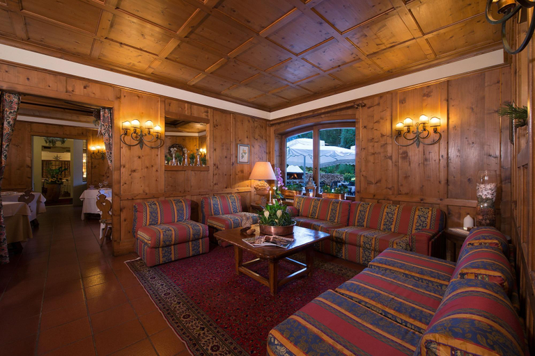 Public Area 4, Hotel Villa Blu Cortina D'Ampezzo, Belluno