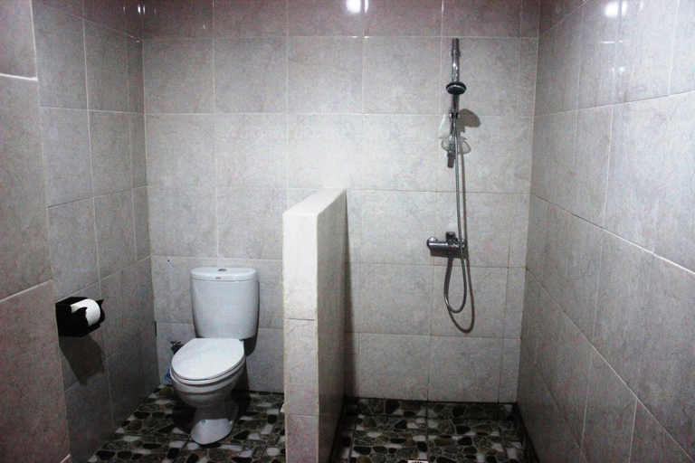 Bathroom 4, Seahua Haha Tulamben Dive Resort, Karangasem