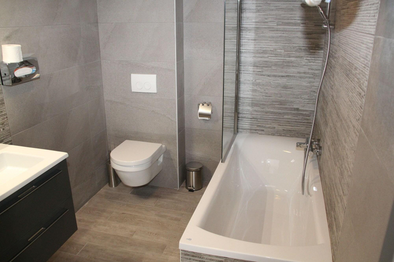 Bathroom 5, La Louve Hotel, Hainaut