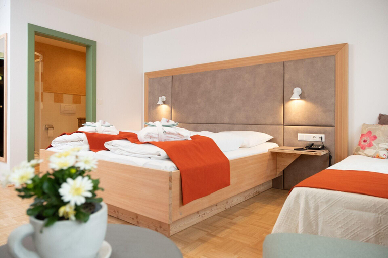 Bedroom 3, Landhotel Santner, Salzburg Umgebung