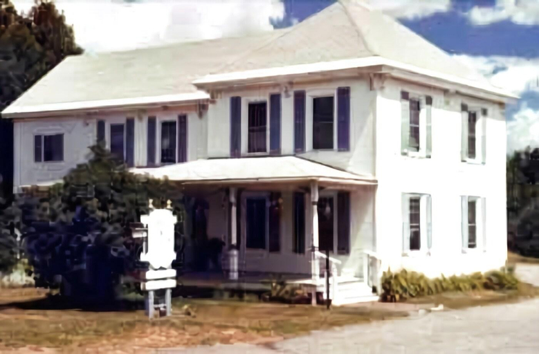 Spruce Lodge Bed & Breakfast & Guest Cottage, Essex