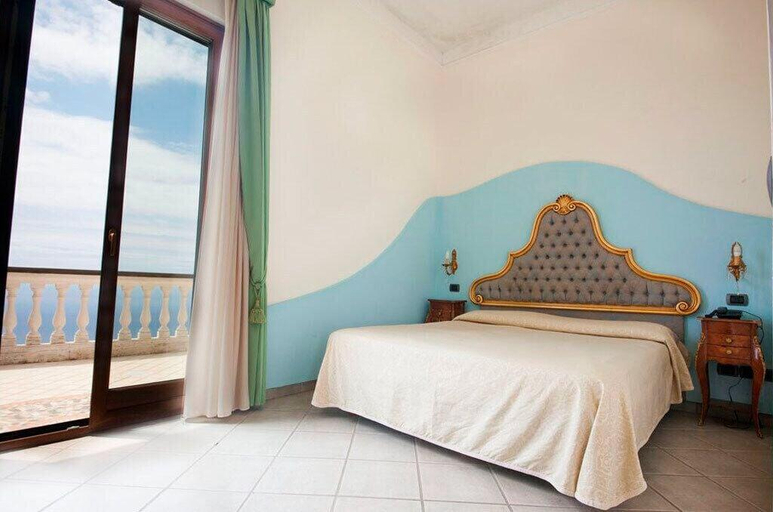 Bedroom 2, Grand S. Orsola, Napoli