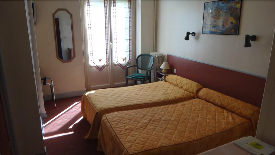 Bedroom 2, Hotel Au Val Doré, Puy-de-Dôme