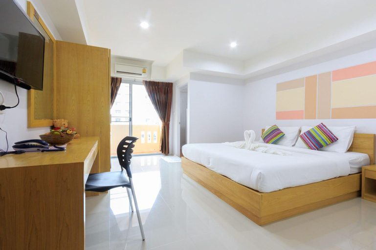 Bedroom 1, J R Mansion On Nut 25, Suan Luang