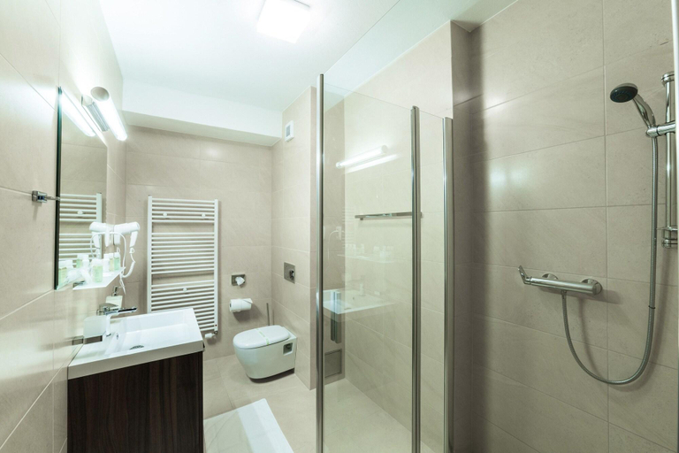 Bathroom 5, Hotel Park, Pieštany