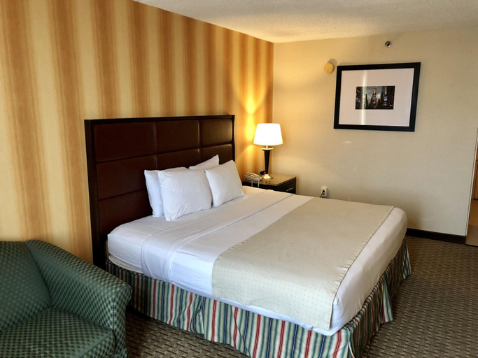 Bedroom 3, E Hotel Banquet and Conference Center - Edison, Middlesex