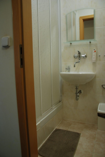 Bathroom 4, Euroagentur Churanov, Prachatice
