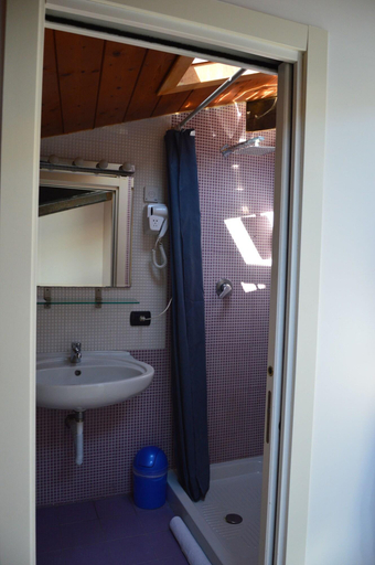 Bathroom 4, B&B Carafa Suite, Napoli