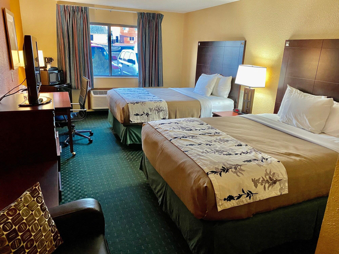 Bedroom 4, American Inn Cedar Rapids South, Linn