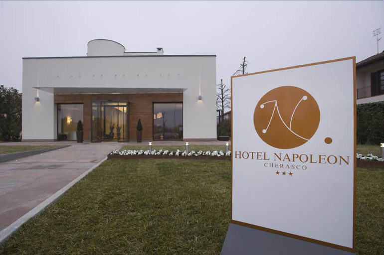 Exterior & Views 2, Hotel Napoleon, Cuneo
