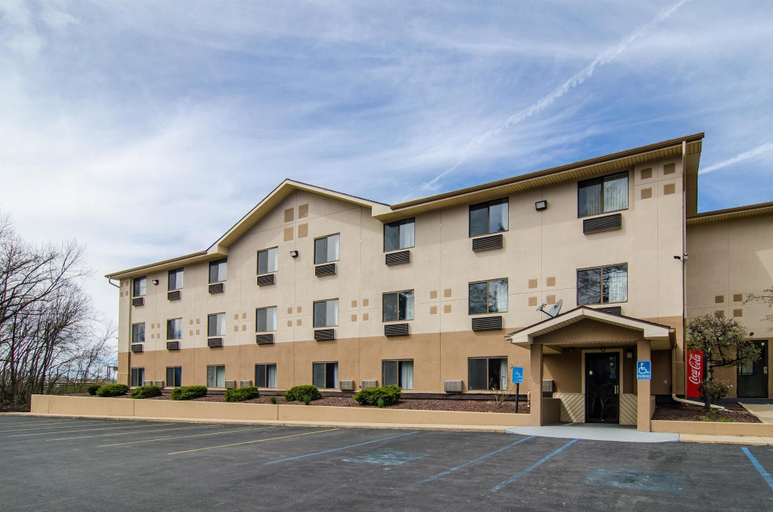 Exterior & Views 1, Super 8 Williamsport Area, Lycoming