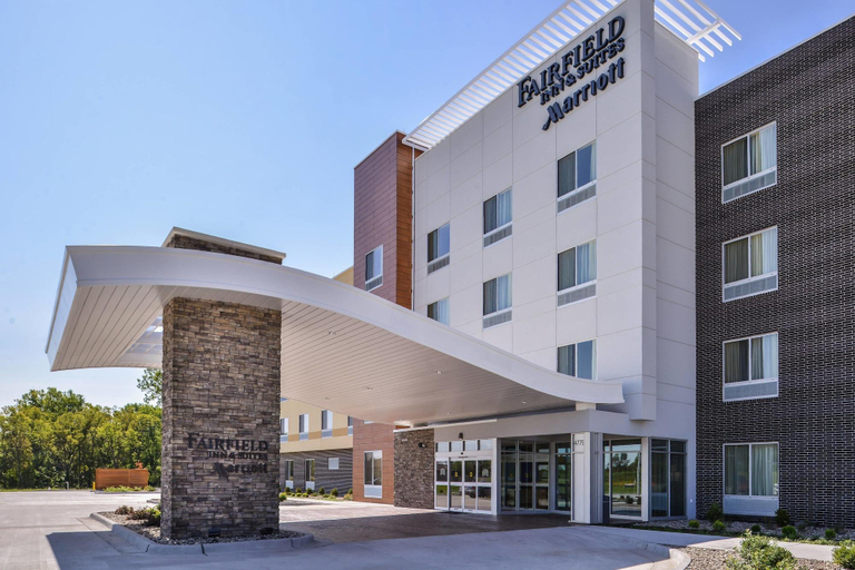 Exterior & Views 2, Fairfield Inn & Suites St. Joseph, Buchanan