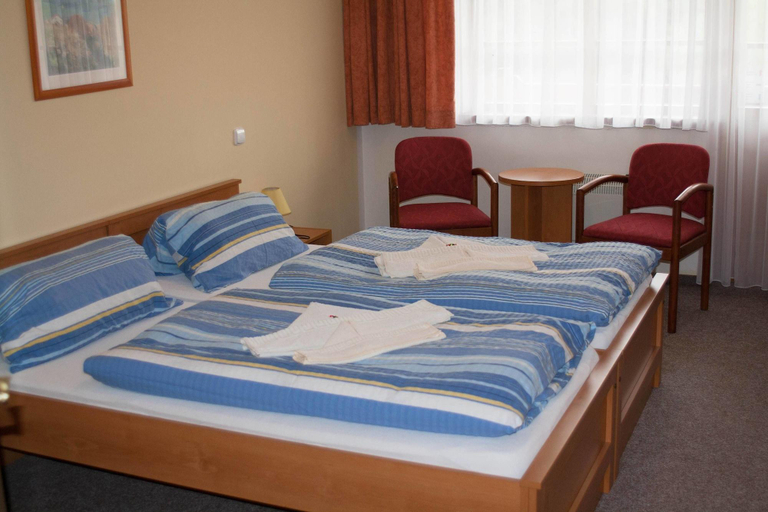 Bedroom 3, Hotel Stein, Cheb