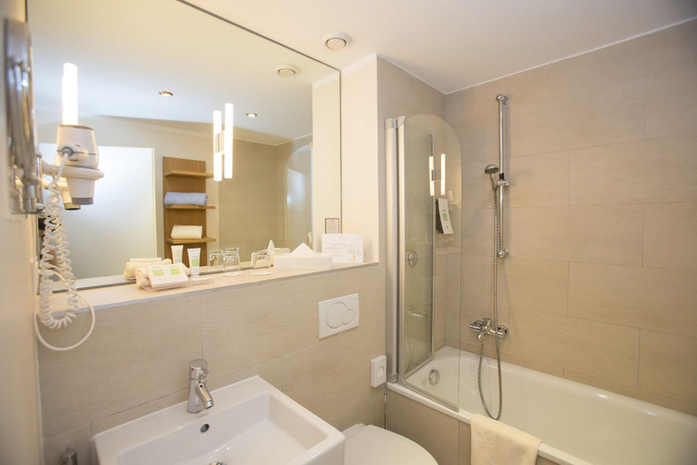 Bathroom 5, Seehotel Leoni, Starnberg