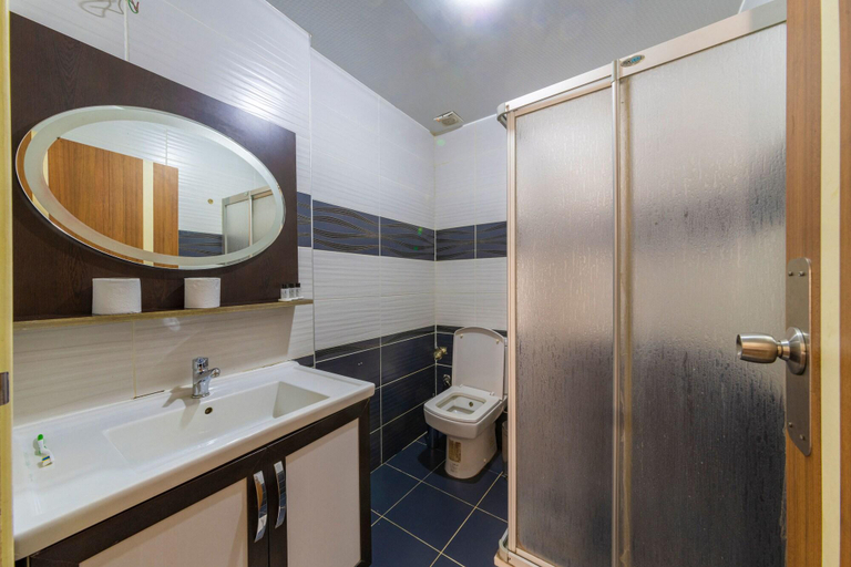 Bathroom 4, Ista Palace, Fatih