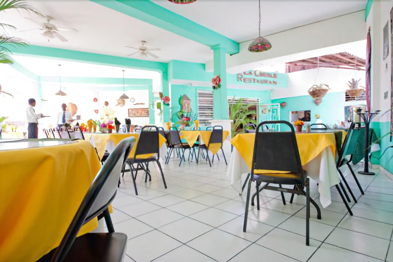 Food & Drinks 5, Habitation Hatt Hotel, Port-au-Prince
