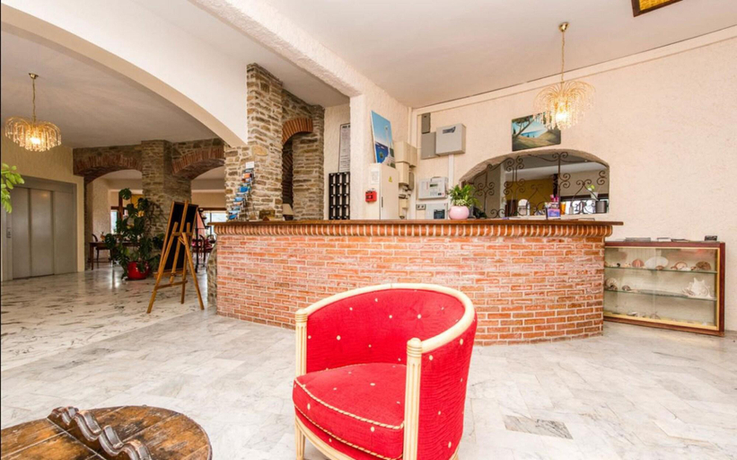 Public Area 2, Le Catalan, Pyrénées-Orientales