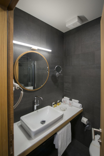 Bathroom 5, Hotel Sana, Sarajevo