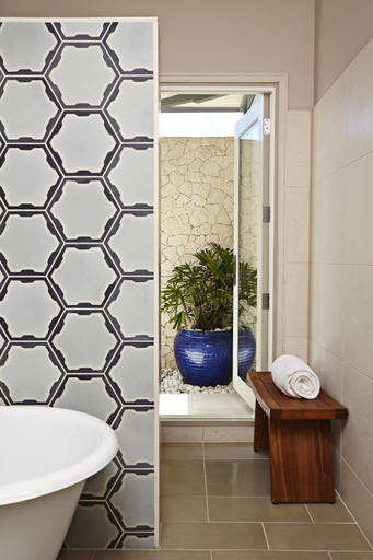 Bathroom 5, The Island House