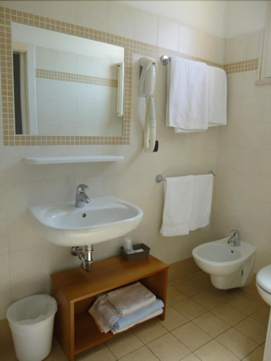 Bathroom 4, Hotel Berenice Rimini Mare, Rimini