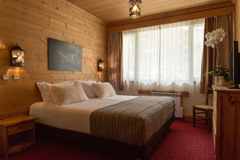 Bedroom 3, Chalet-Hôtel La Chemenaz, Haute-Savoie