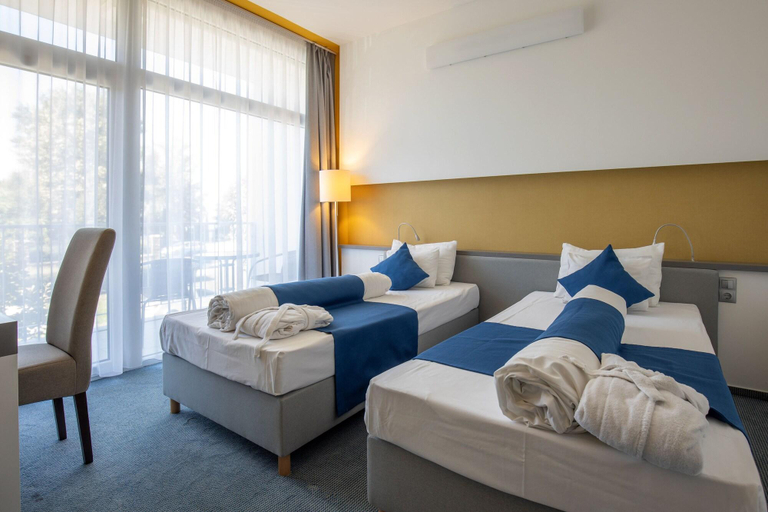 Bedroom 3, Hotel Yacht Wellness & Business, Siófok