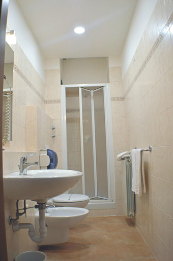 Bathroom 4, Hotel Ristorante Sempione, Varese