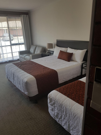 Bedroom 3, Ararat Colonial Lodge Motel, Ararat