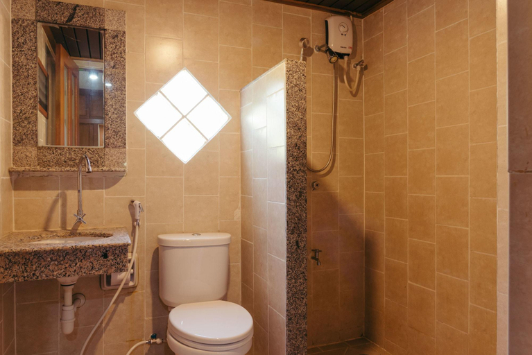 Bathroom 4, Link Mansion, Muang Chiang Mai