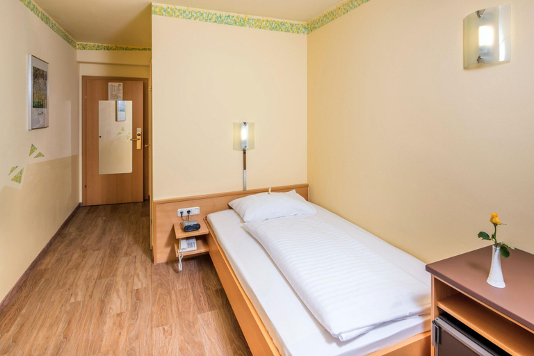 Bedroom 3, Novapark, Graz