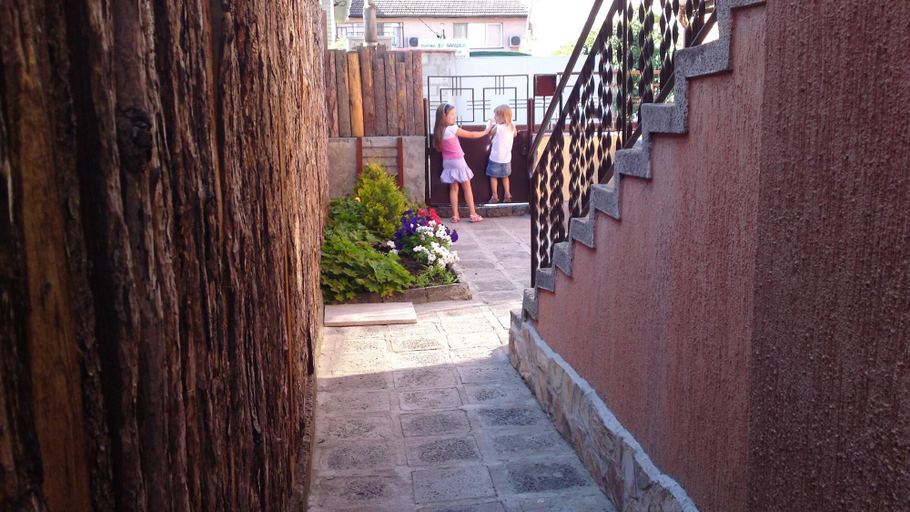 Public Area 3, Avel Guesthouse, Stolichna