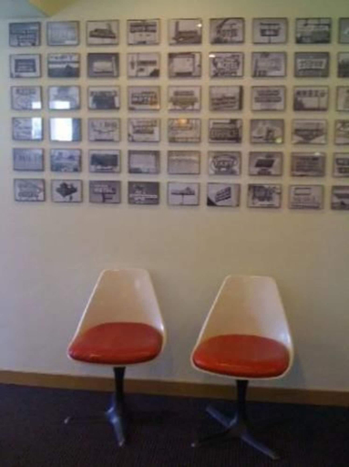 Public Area 3, Holiday Music Motel, Door