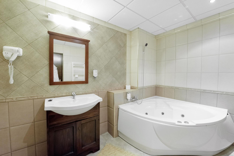 Bathroom, Mara Hotel Baia Mare, Baia Mare