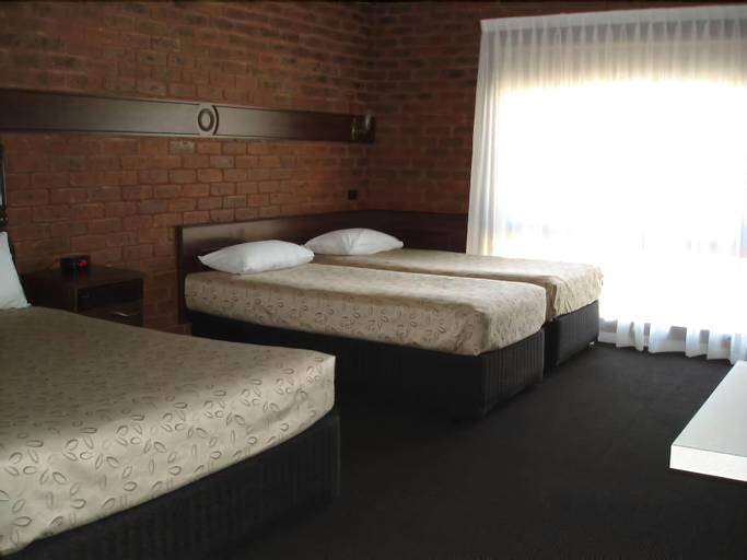 Bedroom 3, Albury Townhouse, Albury
