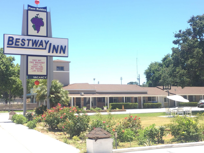 Exterior & Views 1, Paso Robles Travelodge, San Luis Obispo