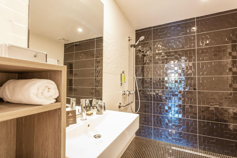 Bathroom 5, Le Madeloc, Pyrénées-Orientales
