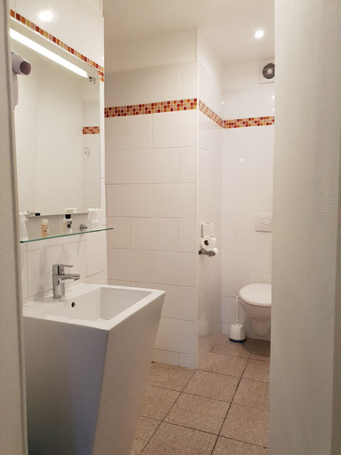 Bathroom 4, Le Napoleon, Nord