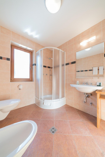 Bathroom 4, Solaia, Bolzano