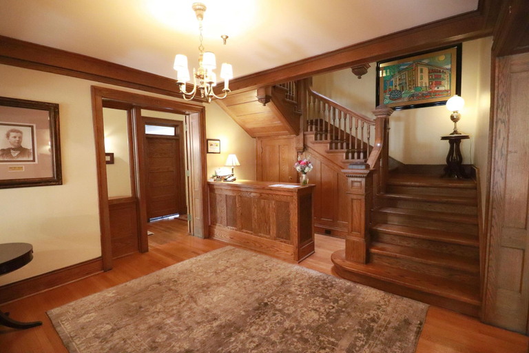 Public Area 2, Inn at 835 Boutique Hotel, Sangamon