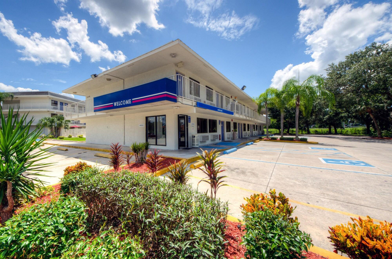 Exterior & Views 2, Motel 6 Bradenton, Manatee